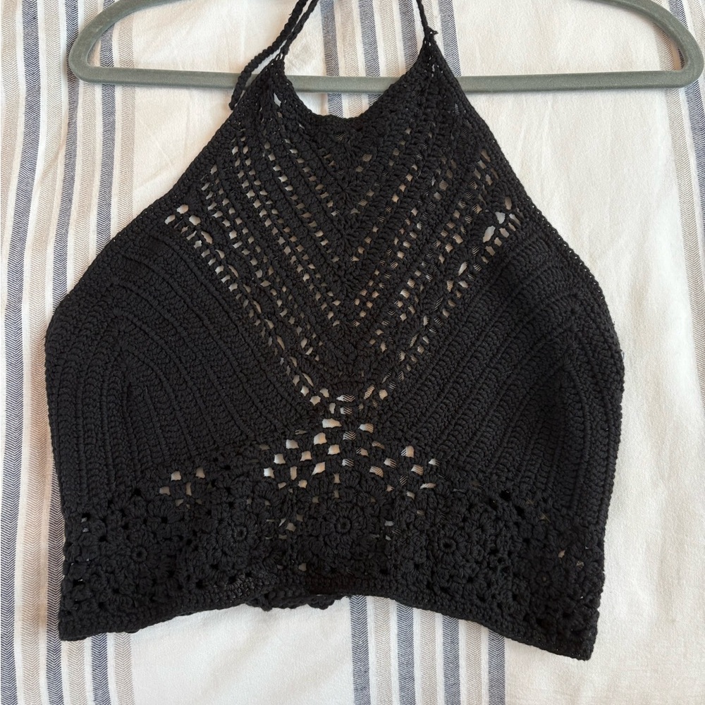Forever 21 Black Cropped Cut Out Tank Top